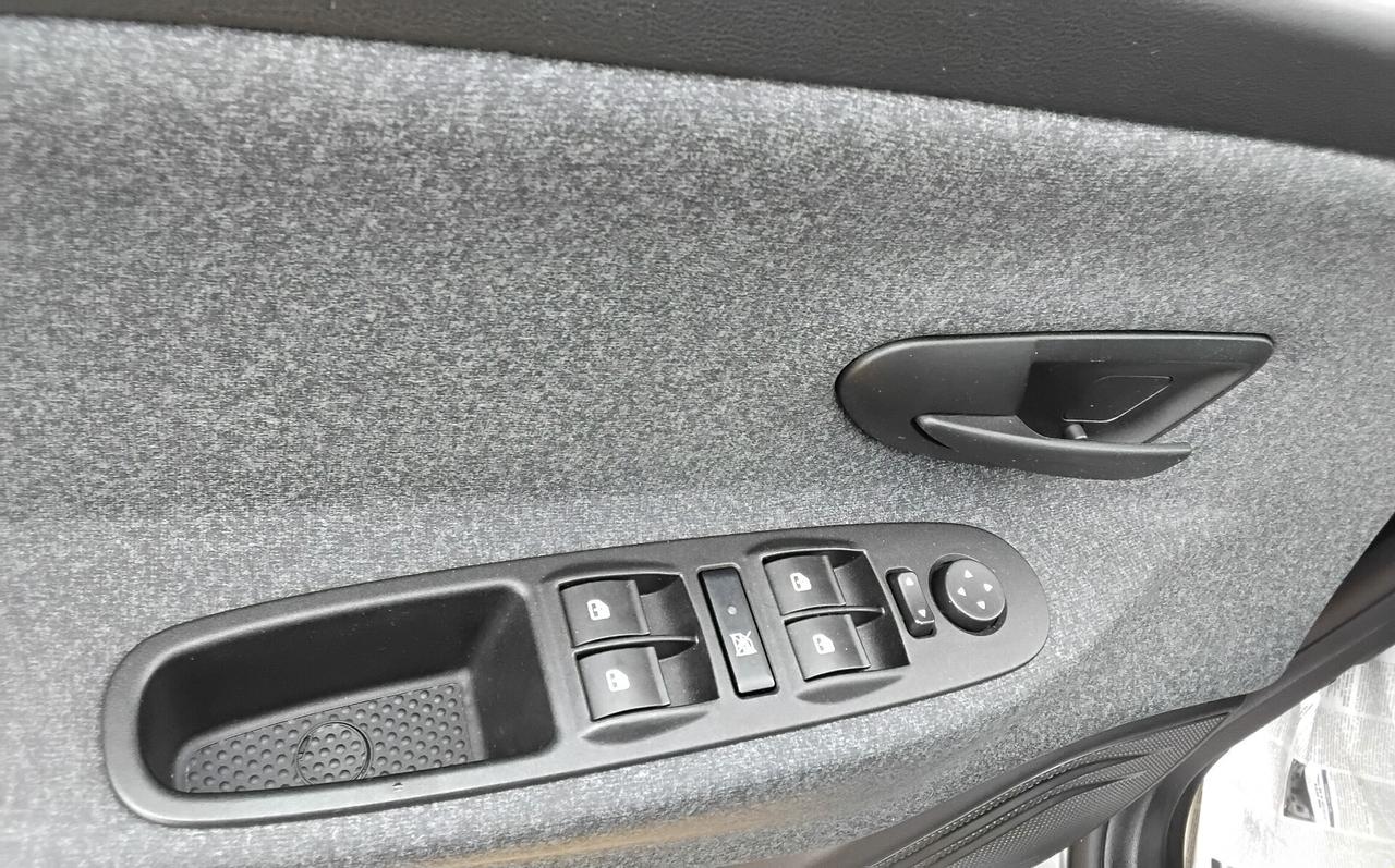 Lancia Ypsilon 1.0 FireFly 5 porte S&S Hybrid UnYca