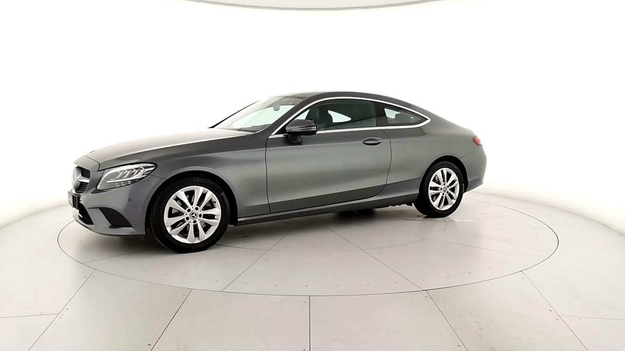 Mercedes-Benz Classe C-C205 2018 Coupe - C coupe 220 d Sport auto