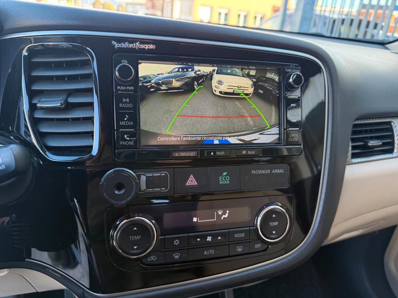 Mitsubishi Outlander 2.2 Plus awd 7 POSTI i auto EURO 6