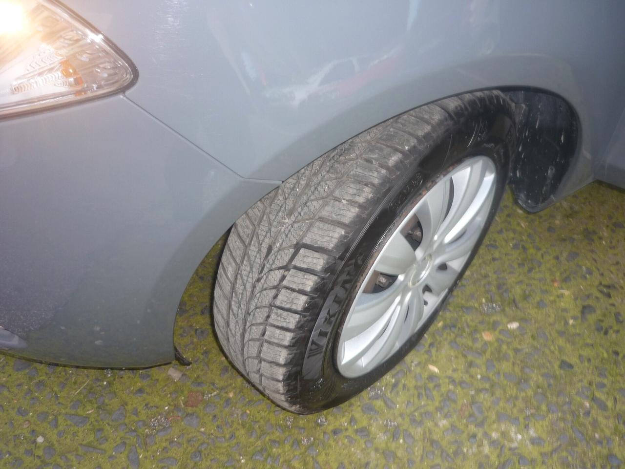 Lancia Ypsilon 0.9 TwinAir 85 CV 5 porte Metano Ecochic Silver