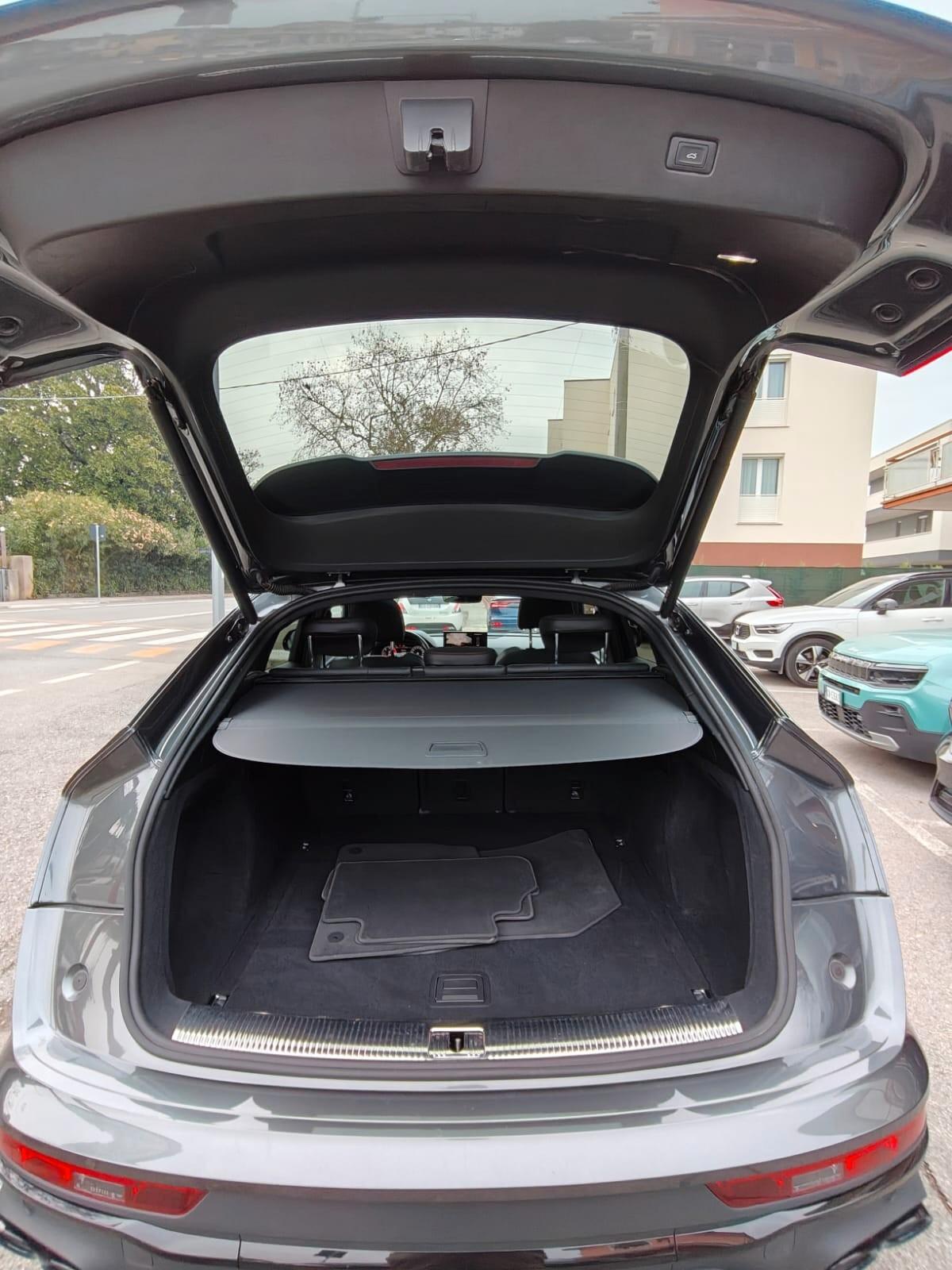 Audi SQ5 Sportback Sport Attitude quattro tiptronic