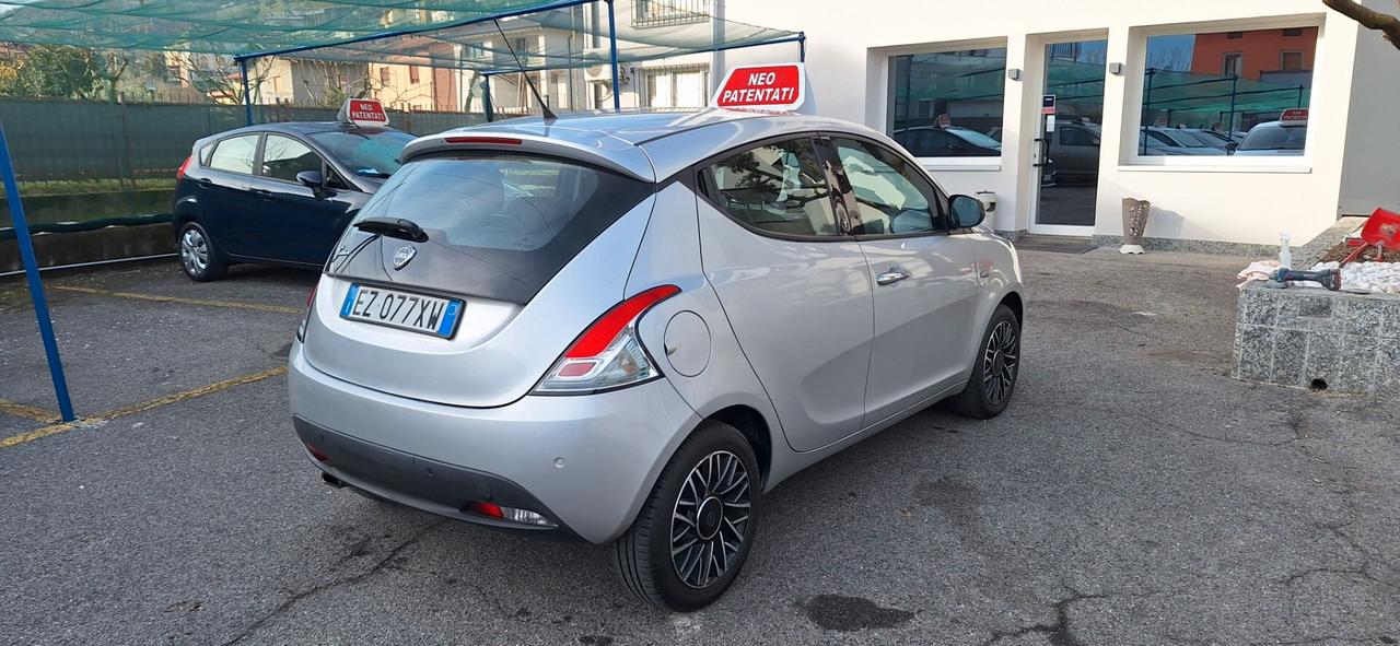 Lancia Ypsilon 1.2 69 CV 5 porte Gold