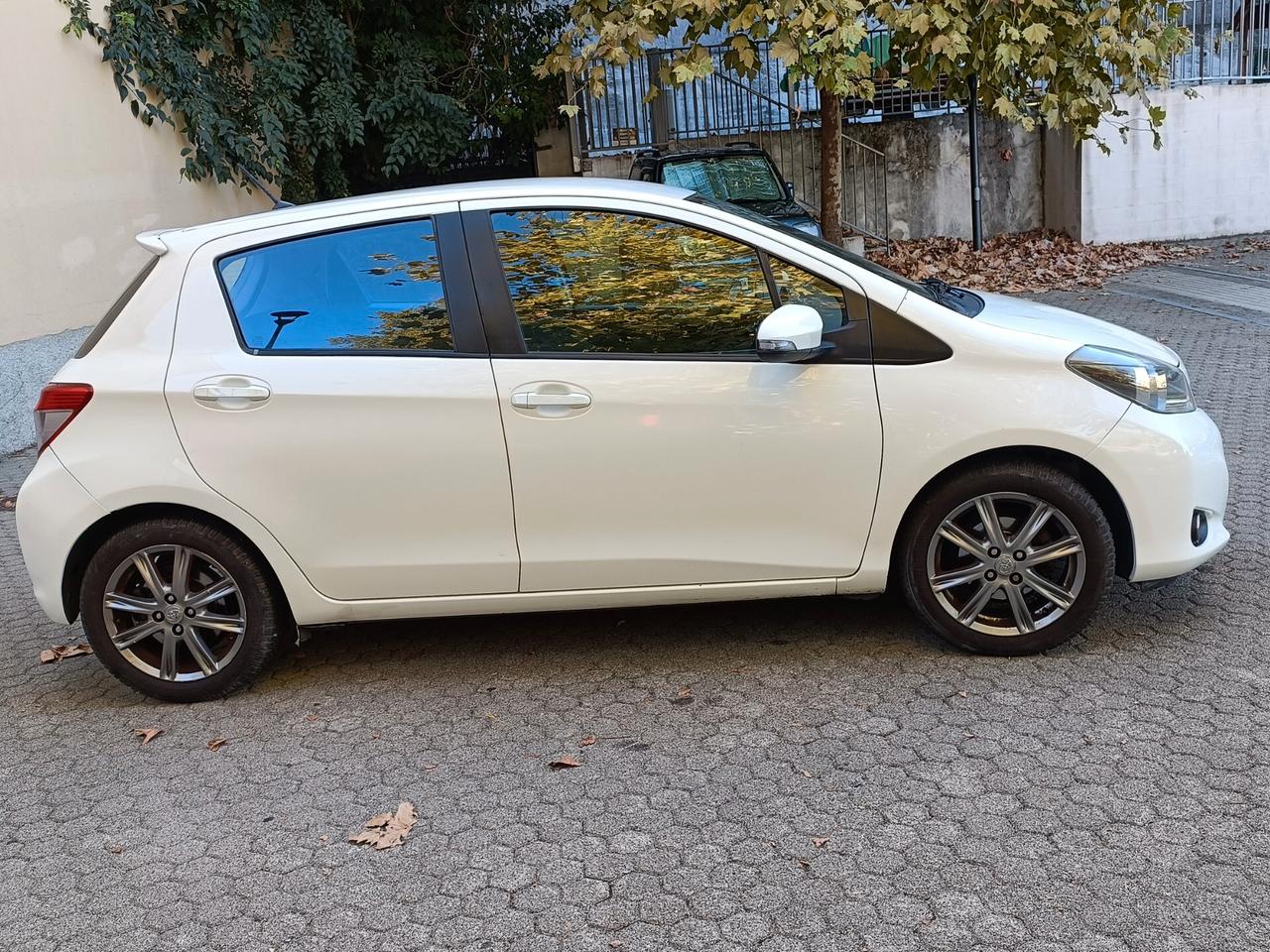 Toyota Yaris 1.3 5 porte Lounge
