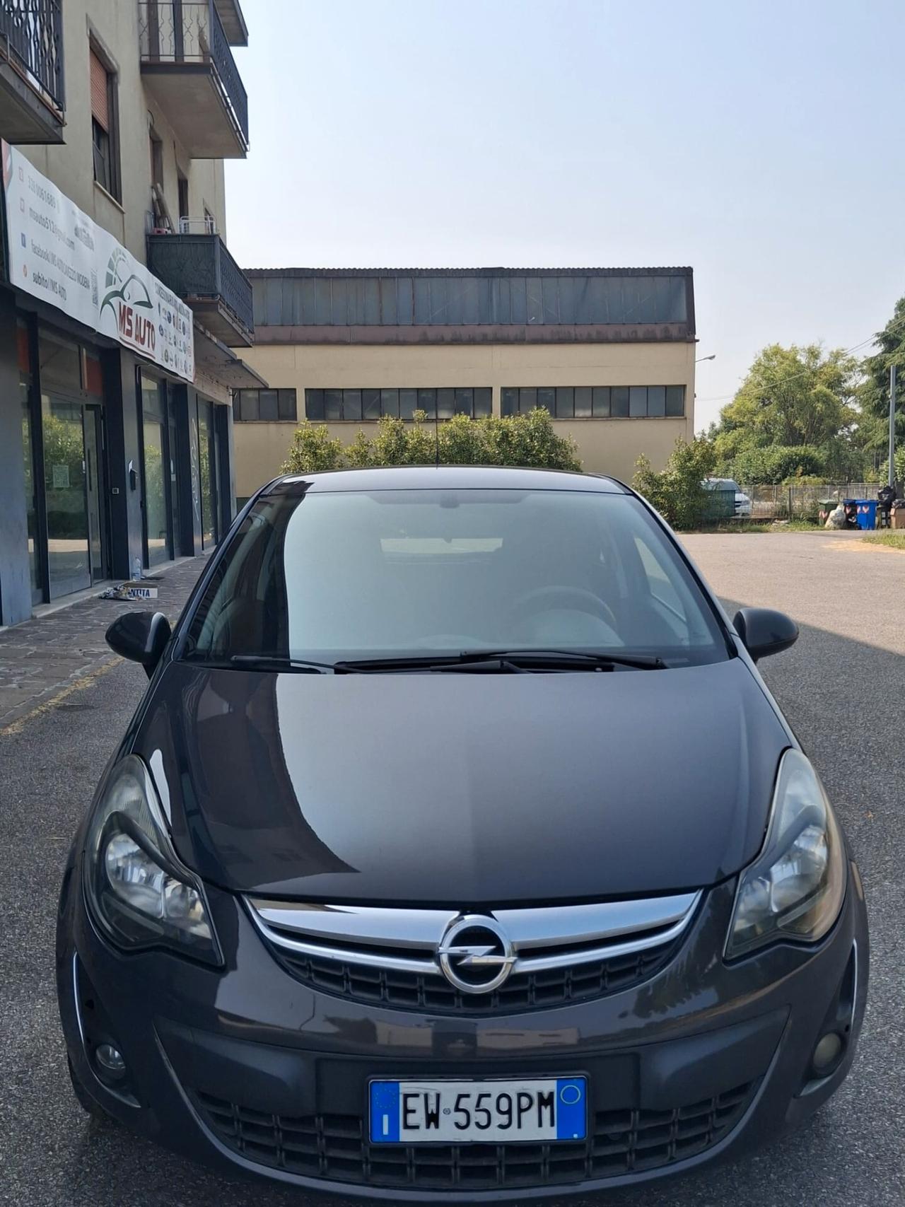 Opel Corsa 1.2 85CV 3 porte GPL-TECH b-color