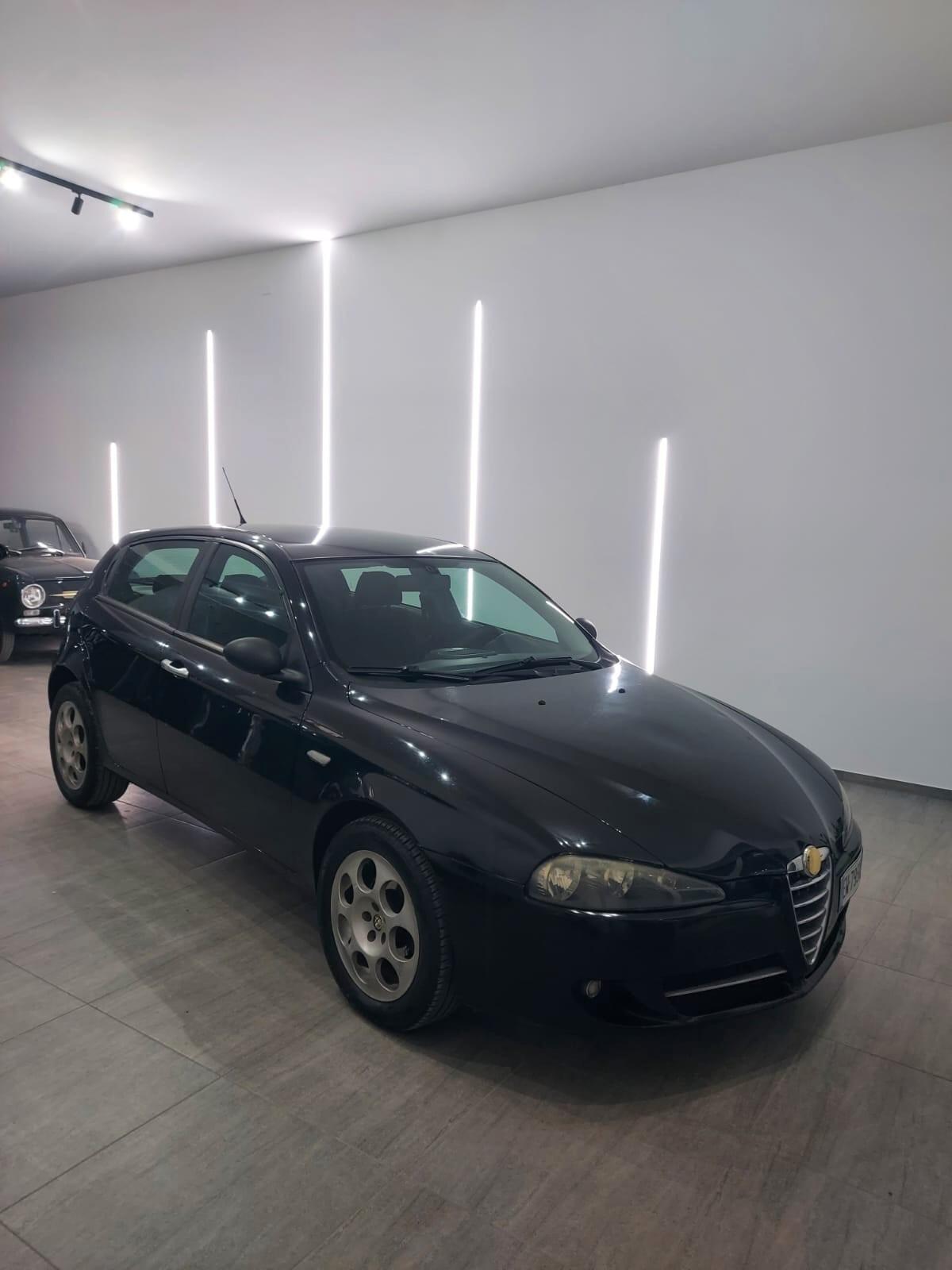 Alfa Romeo 147 1.9 JTD (120) 5 porte Distinctive