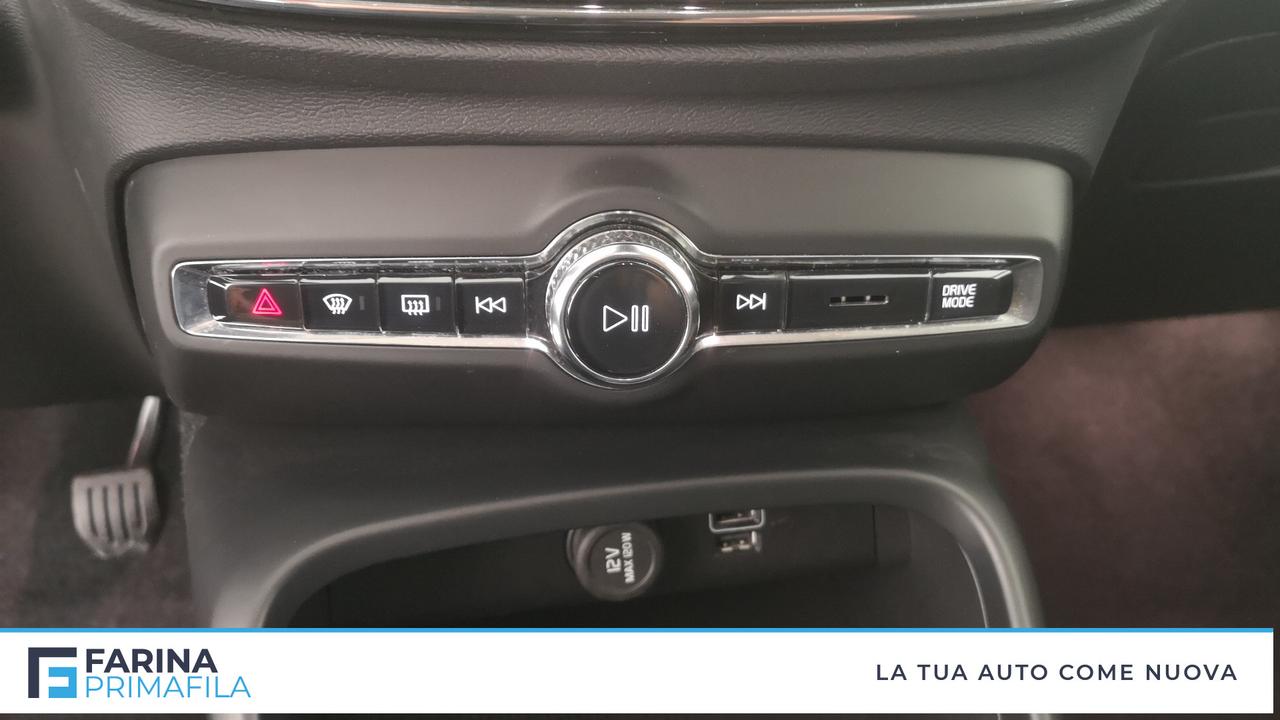 VOLVO XC40 - XC40 2.0 d3 Momentum Pro my21