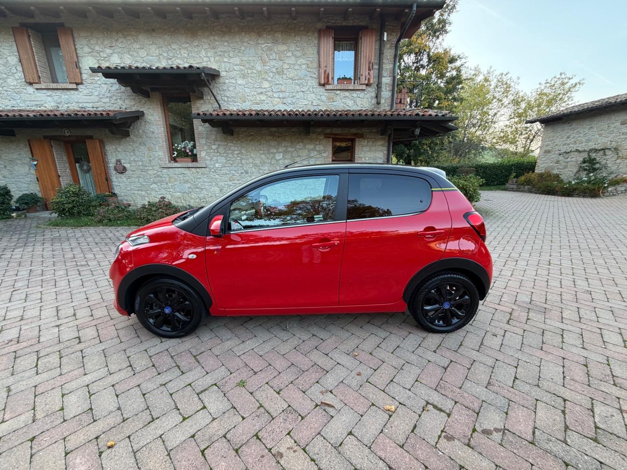 Citroen C1 VTi 72 S&S 5 porte Shine UNICO PROPRIETARIO