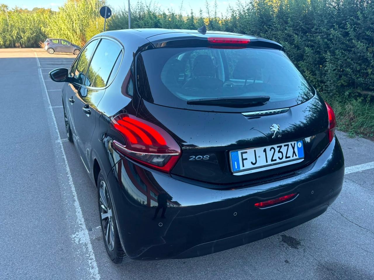 Peugeot 208 BlueHDi 75 5 porte Allure 2017 136.000 KM