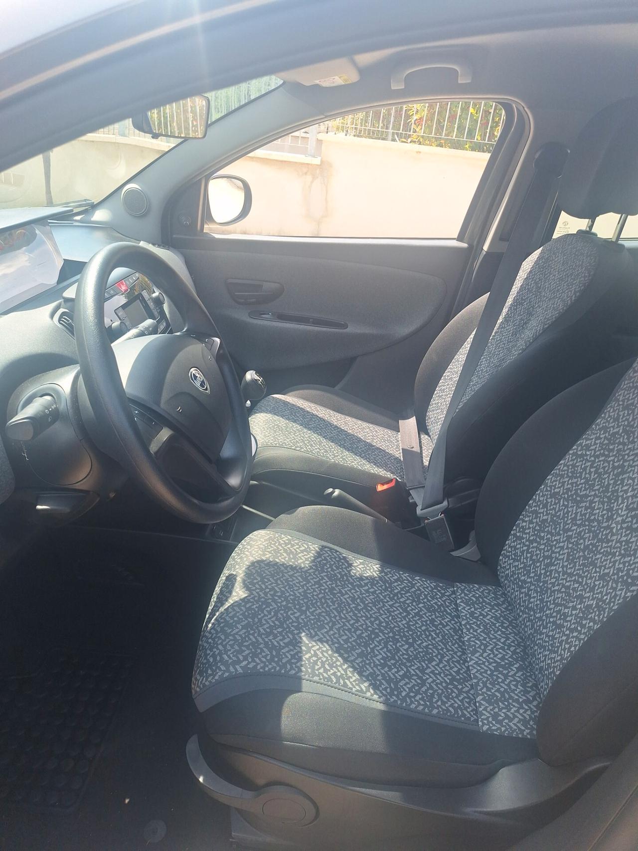 Lancia Ypsilon 1.0 FireFly 5 porte S&S Hybrid Silver Plus