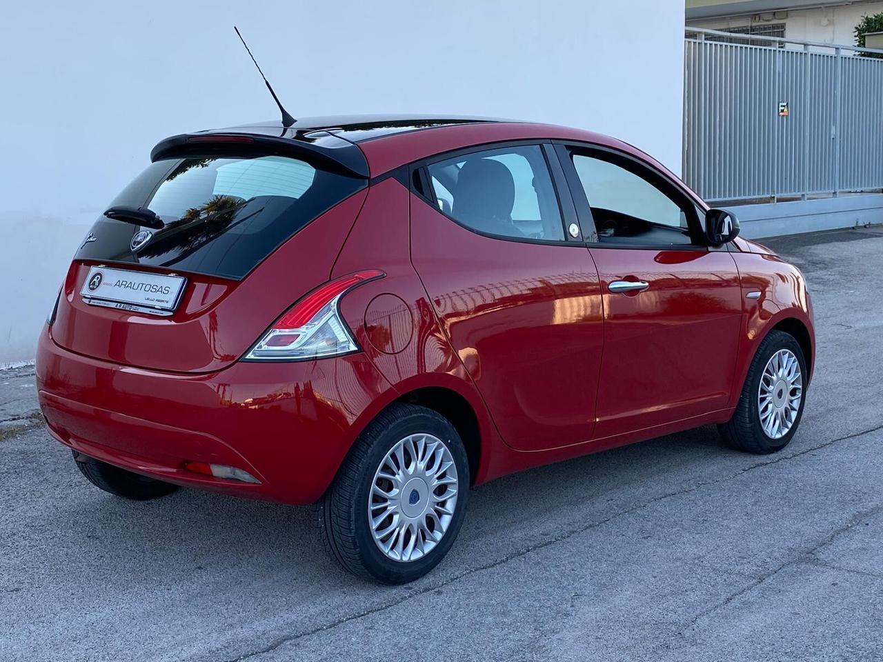 Lancia Ypsilon 1.2 69 CV GPL Ecochic Gold