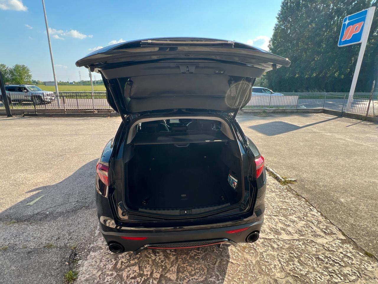 Alfa Romeo Stelvio 2.2 Turbodiesel 190 CV AT8 Q4 Total Black