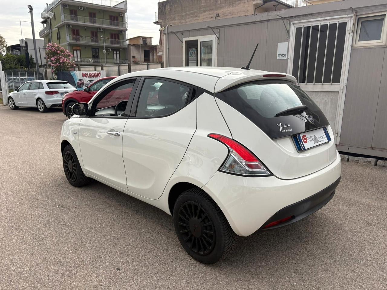 Lancia Ypsilon 1.2 69 CV 5 porte GPL Alberta Ferretti