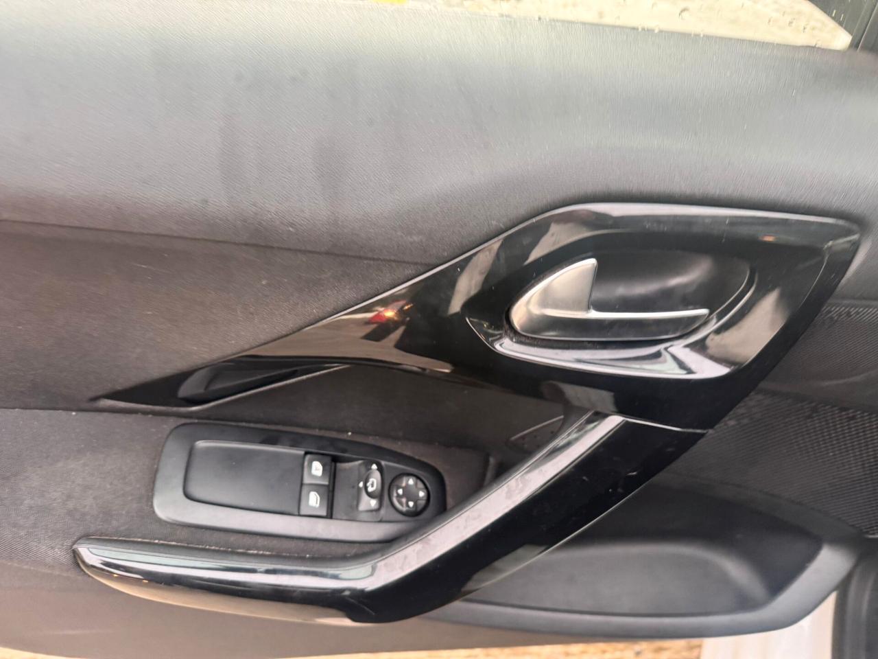 Peugeot 208 PureTech 82 5 porte Active