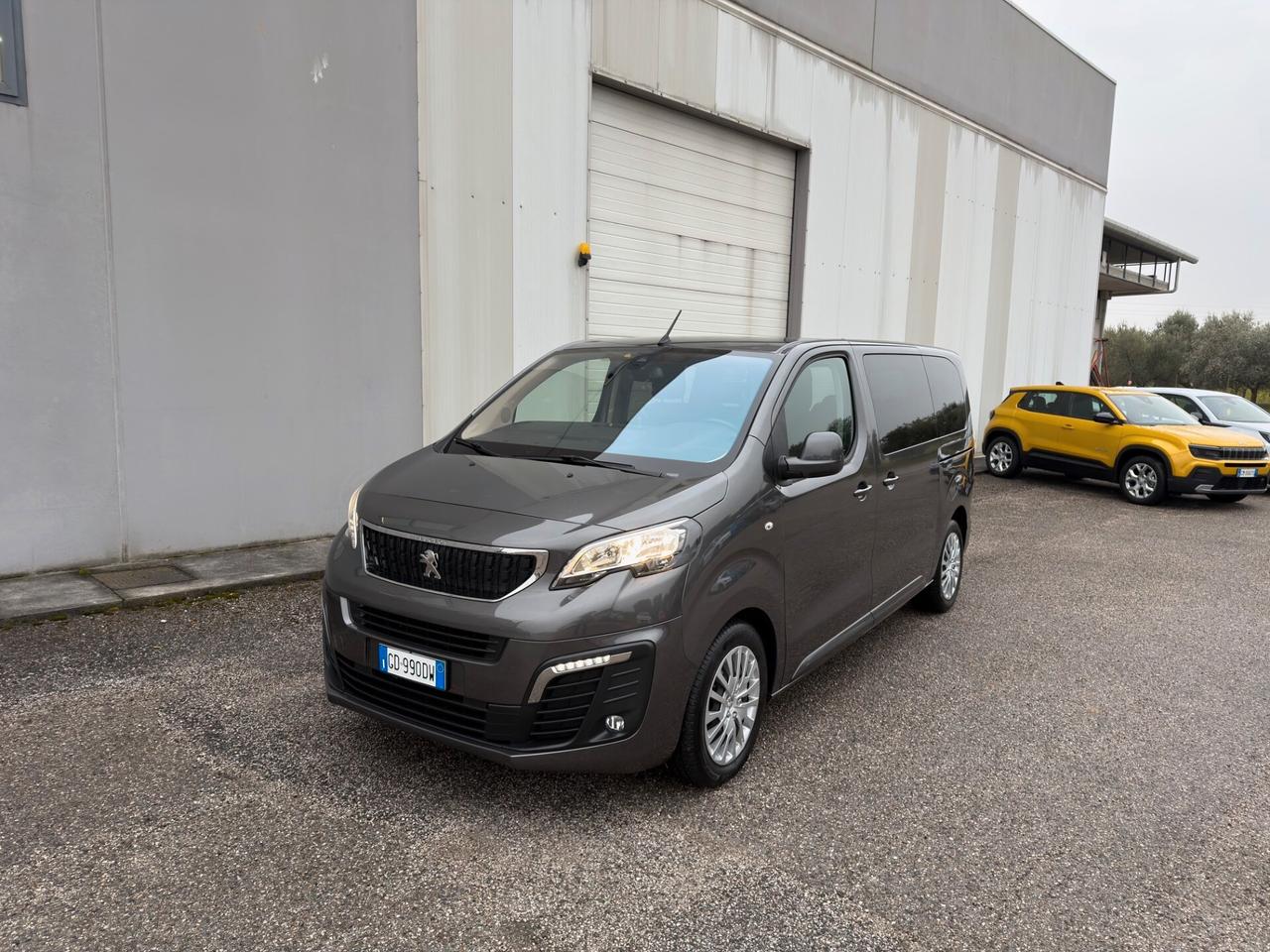 Peugeot Traveller BlueHDi 120 S&S EAT8 Standard Active