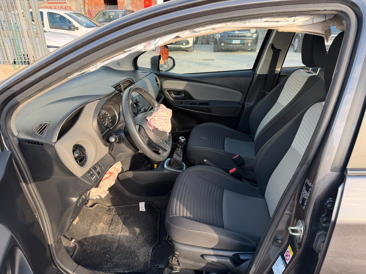TOYOTA YARIS 2017 1.5 BENZINA 111 CV *MARCIANTE