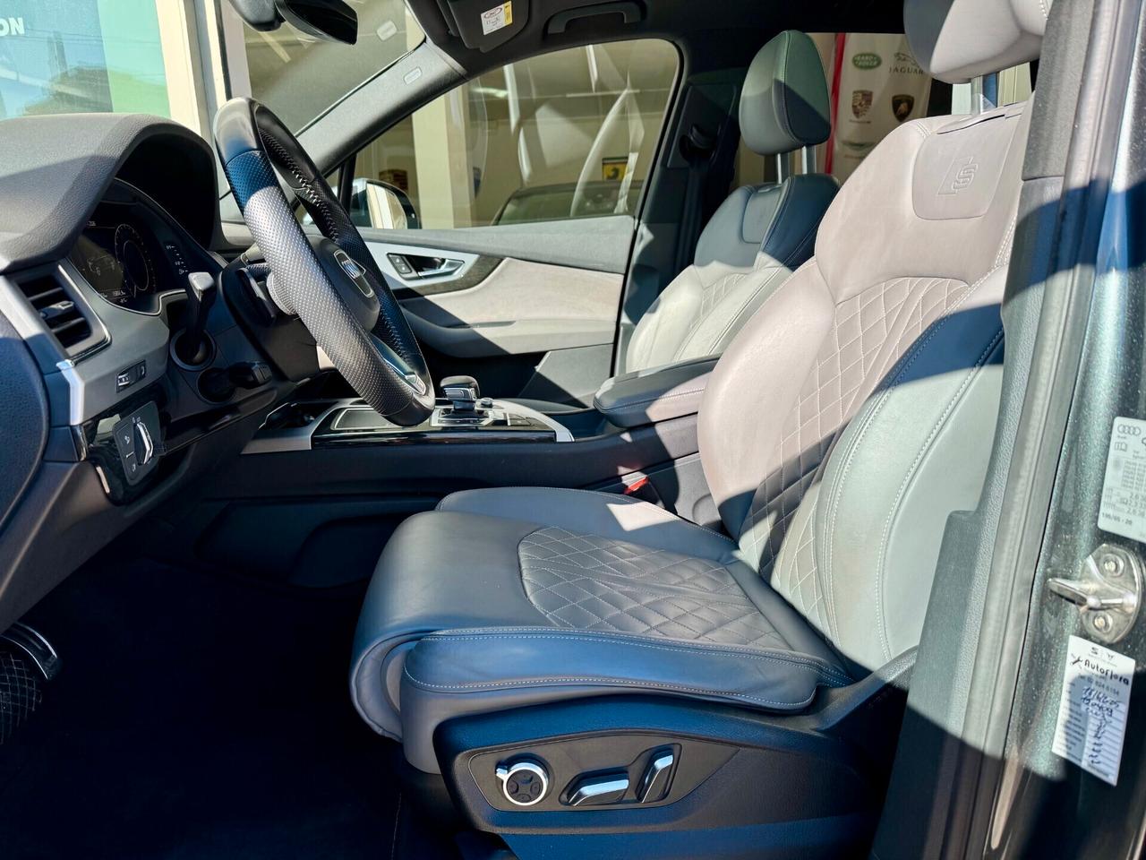 Audi Q7 e-tron 3.0 TDI quattro tiptronic Business Plus