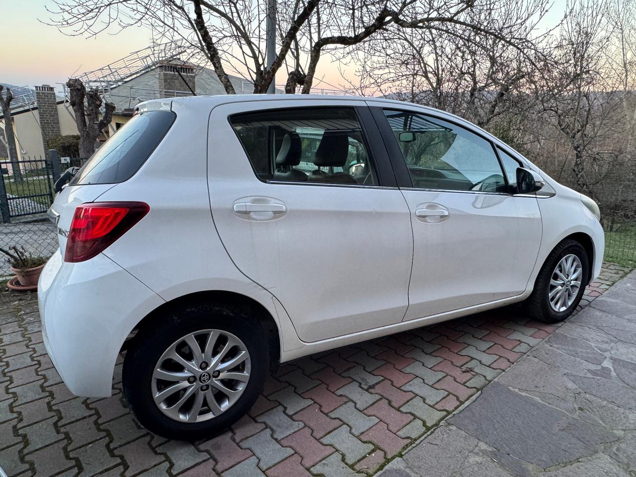 Toyota Yaris 1.4 D-4D 5 porte Lounge 05/2015