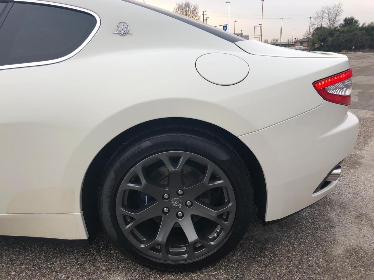 MASERATI GRANTURISMO 4.2 405cv FULL FULL (PERMUTO)