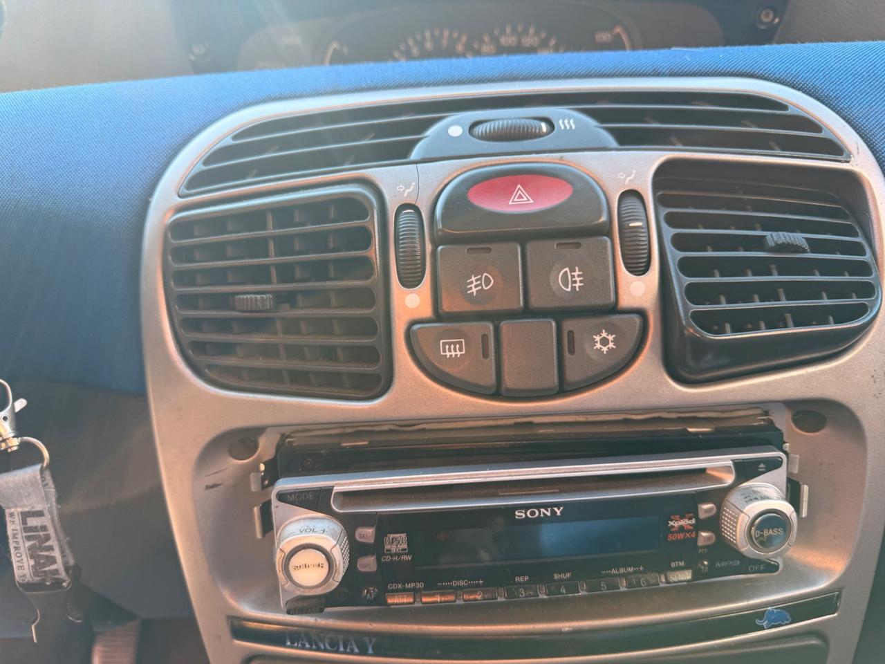 Lancia Y 1.2i 16V cat LX