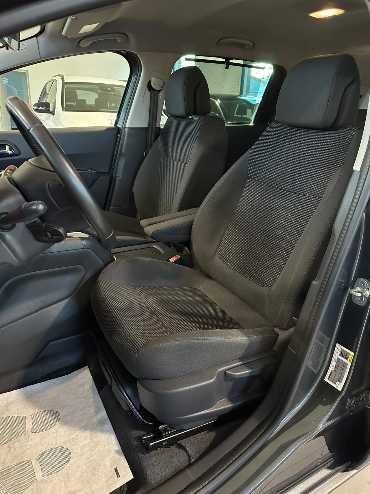 Peugeot 5008 BlueHDi 120 S&S Allure