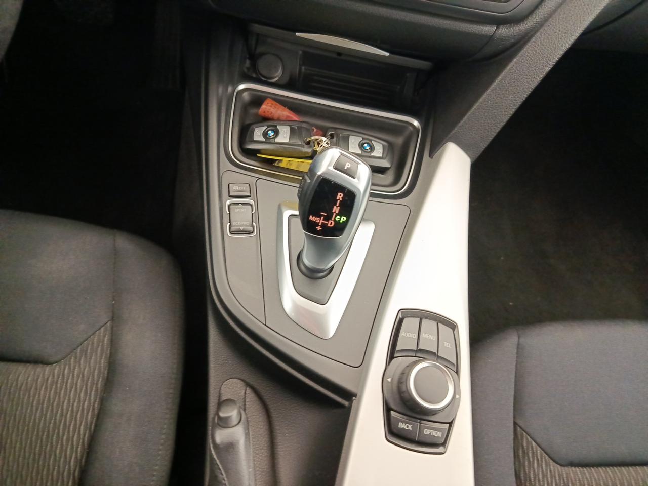 BMW Serie 3 (F30/31) - 320d Touring Business aut.