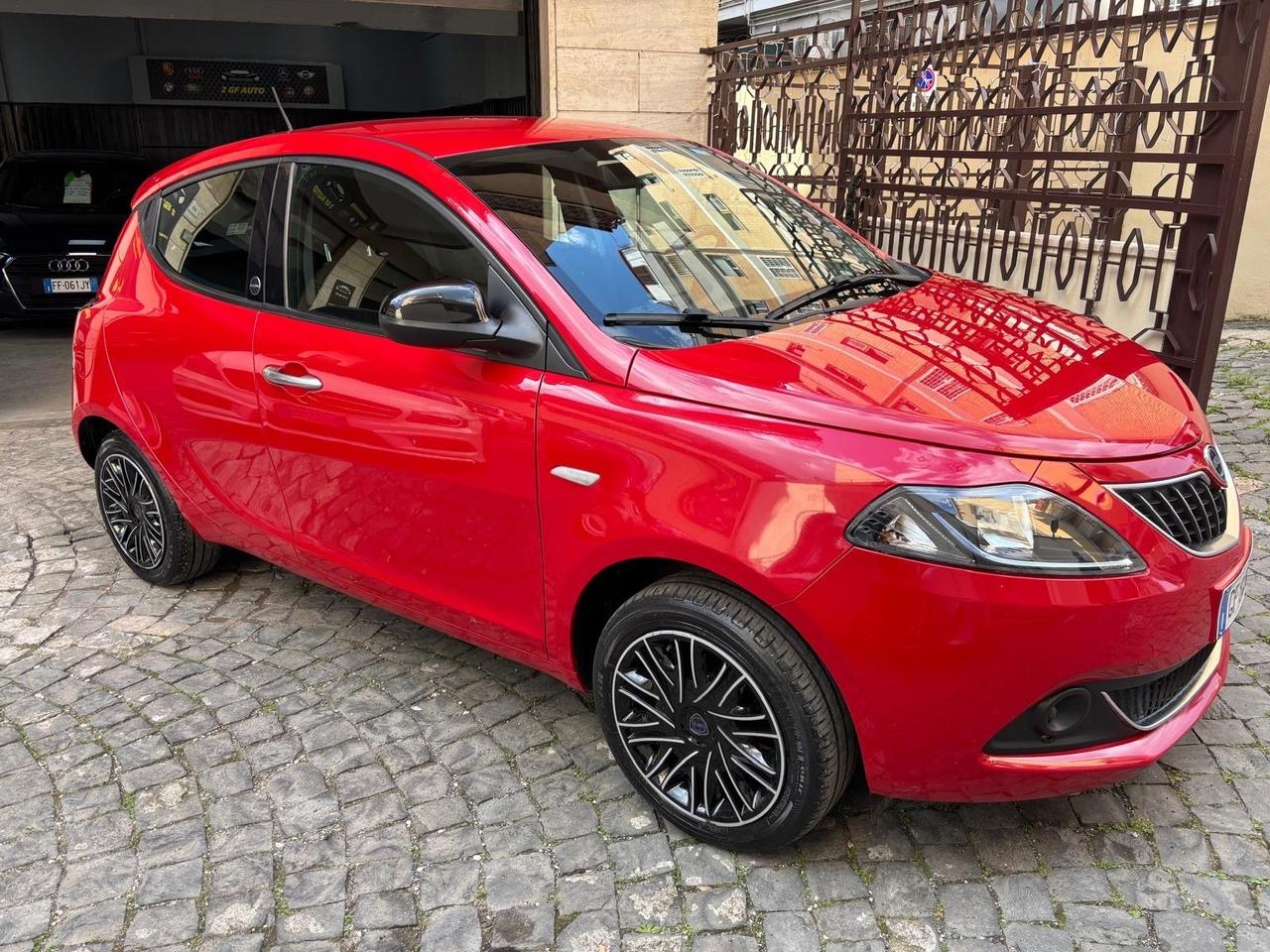 Lancia Ypsilon 1.0 FireFly 5 porte S&S Hybrid Ecochic Gold