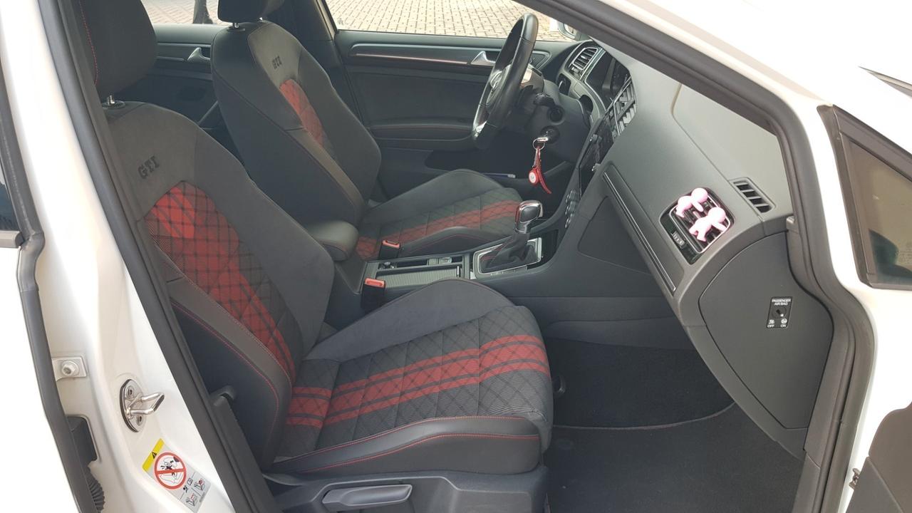 Volkswagen Golf GTI 7.5 GTI DSG TCR ACC - VIRTUAL COCKPIT