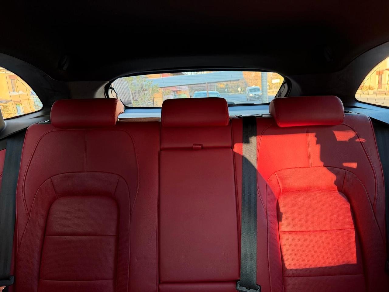 Jaguar F-Pace 2.0 D 163 CV AWD AUT. R-DYNAMIC SE