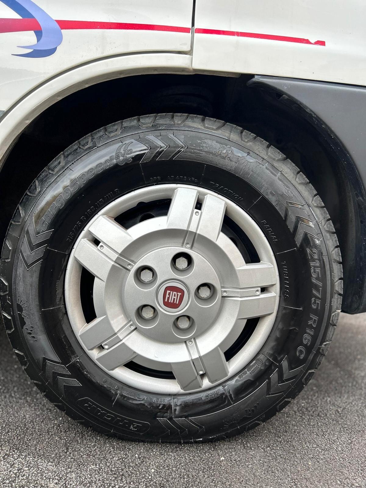 Challenger 2.8 JTD Mansardato