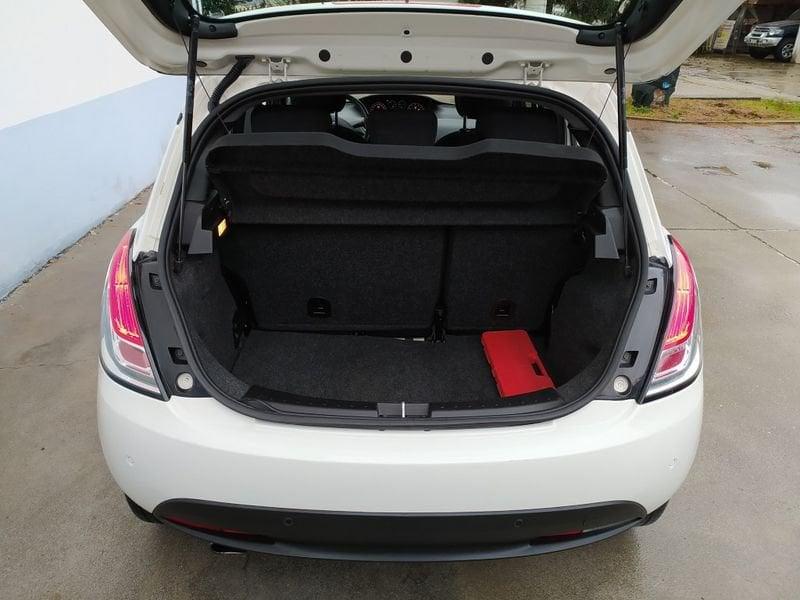 Lancia Ypsilon 1.2 69 CV 5 porte Gold