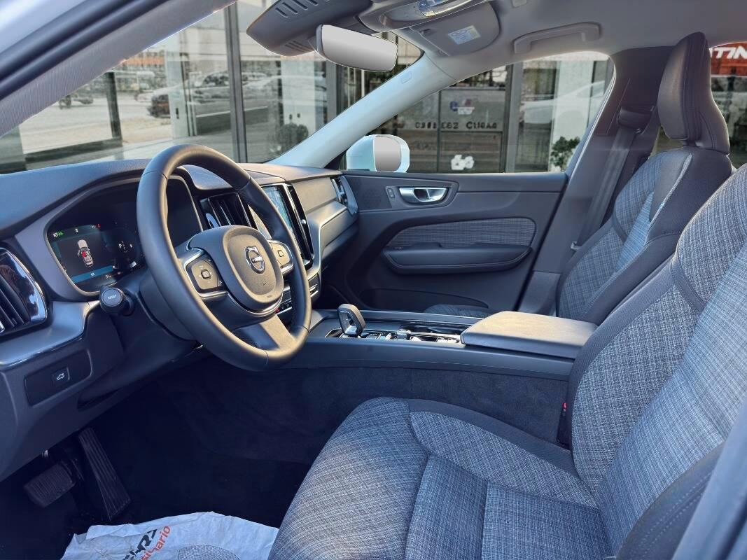 Volvo XC60 2.0 b4 Core auto Con TELECAMERA & VIRTUAL COCKPIT
