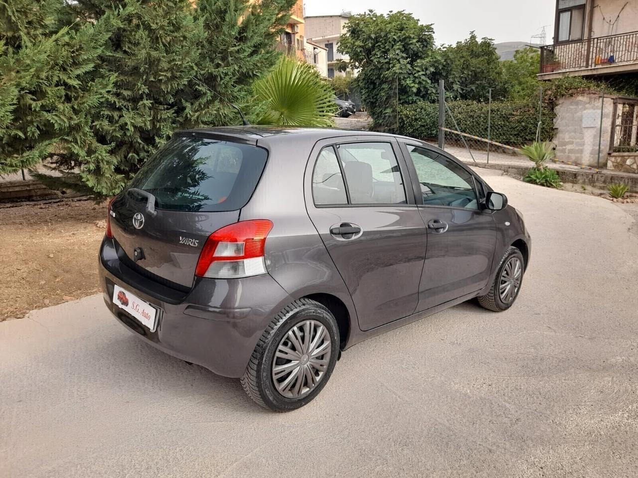 Toyota Yaris 1.0 5 porte Sol