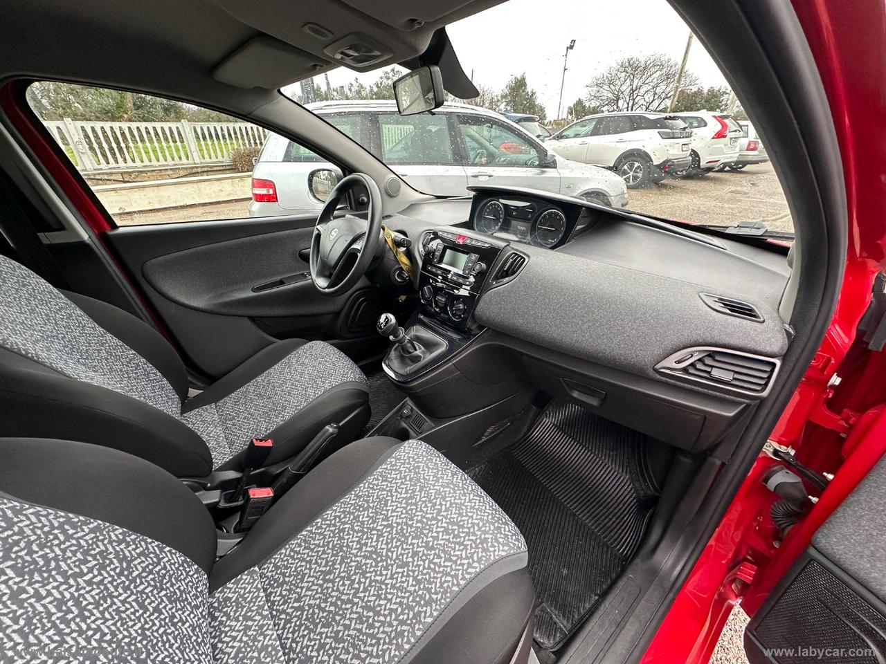 LANCIA Ypsilon 1.2 69 CV 5p. GPL Ecochic Gold