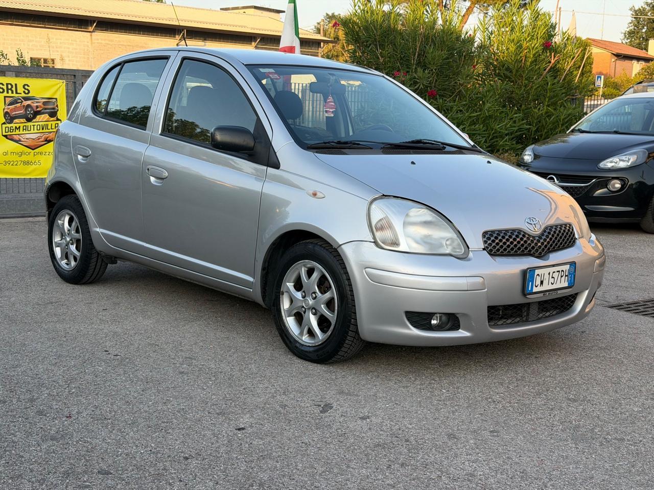 Toyota Yaris 1.3i 16V cat 5 porte Sol