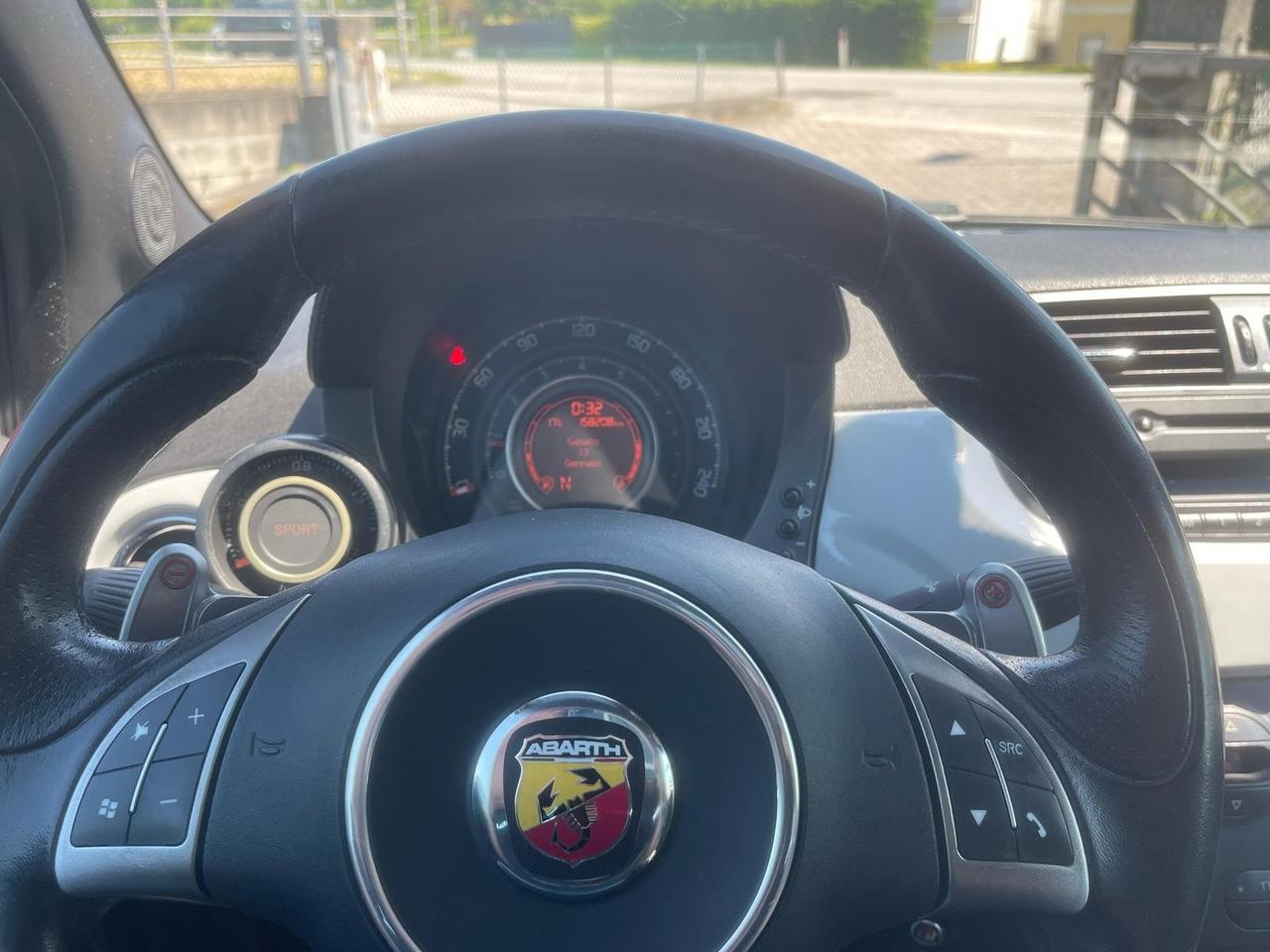 Abarth 500 C 1.4 Turbo T-Jet MTA Bicolore