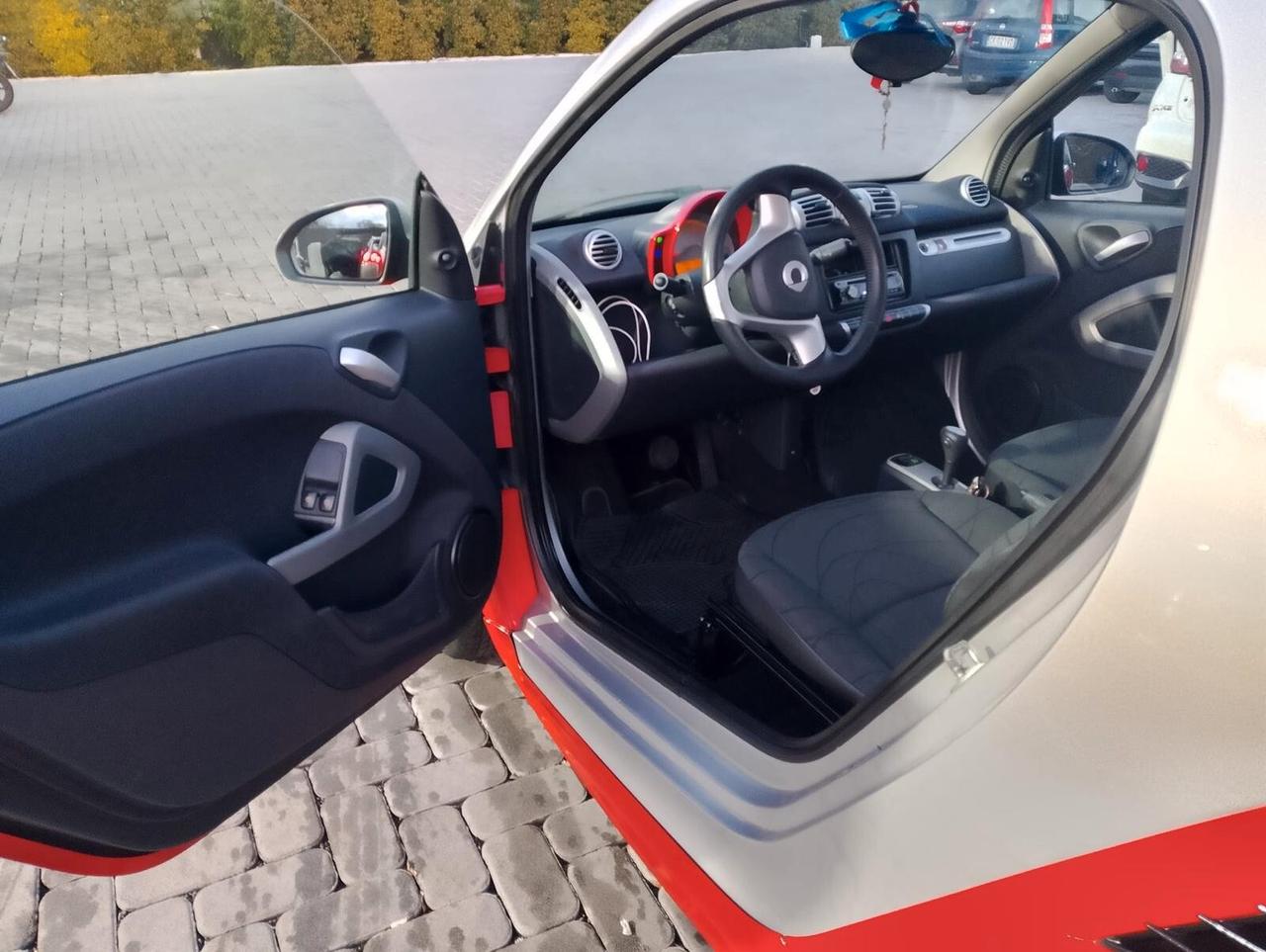 Smart ForTwo 1.0 CV 71 Pulse palette al volante