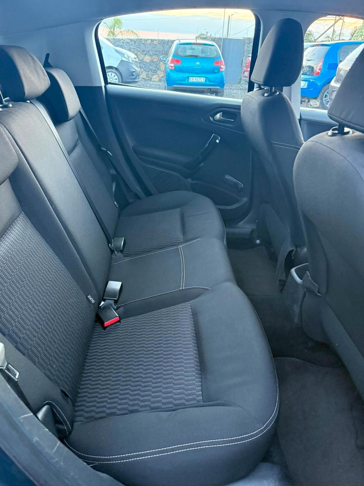 Peugeot 208 PureTech Active