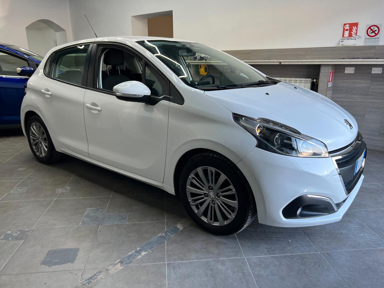 Peugeot 208 PureTech 82 5 porte Allure