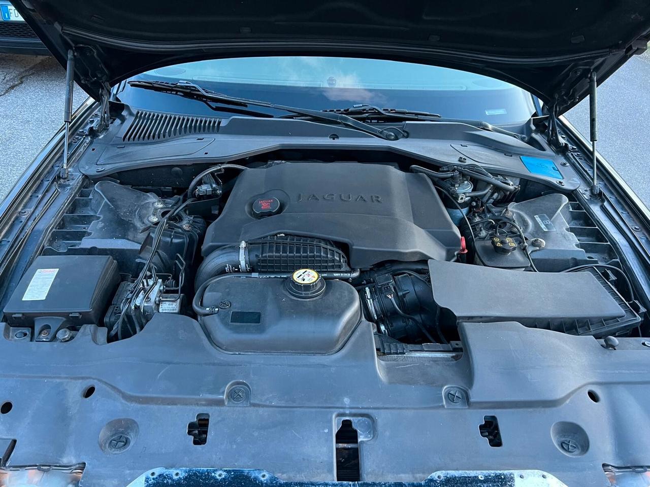 Jaguar XJ 2.7 D V6 cat Executive