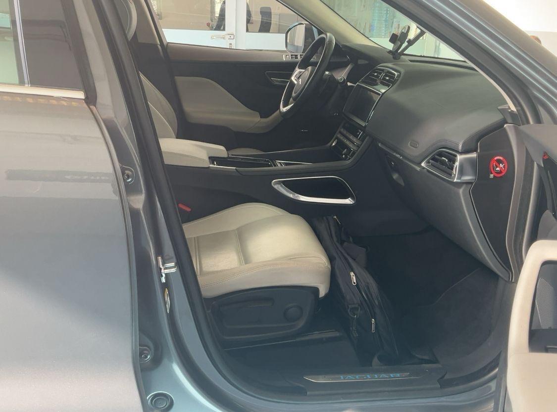 Jaguar F-Pace 2.0 D 180 CV AWD