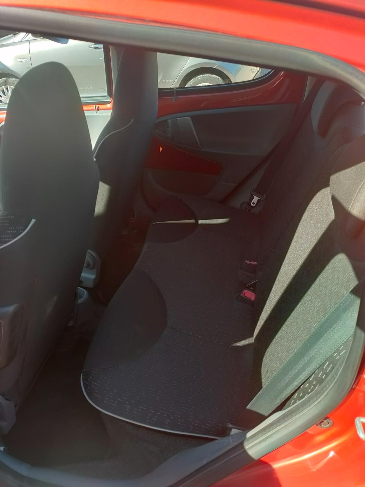 Peugeot 107 1.0 68CV 5p. Plaisir