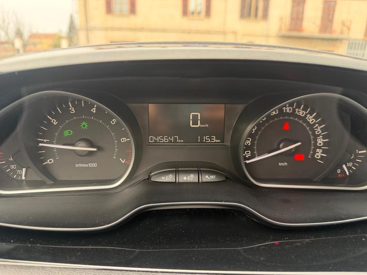 Peugeot 208 PureTech 82 5 porte Allure