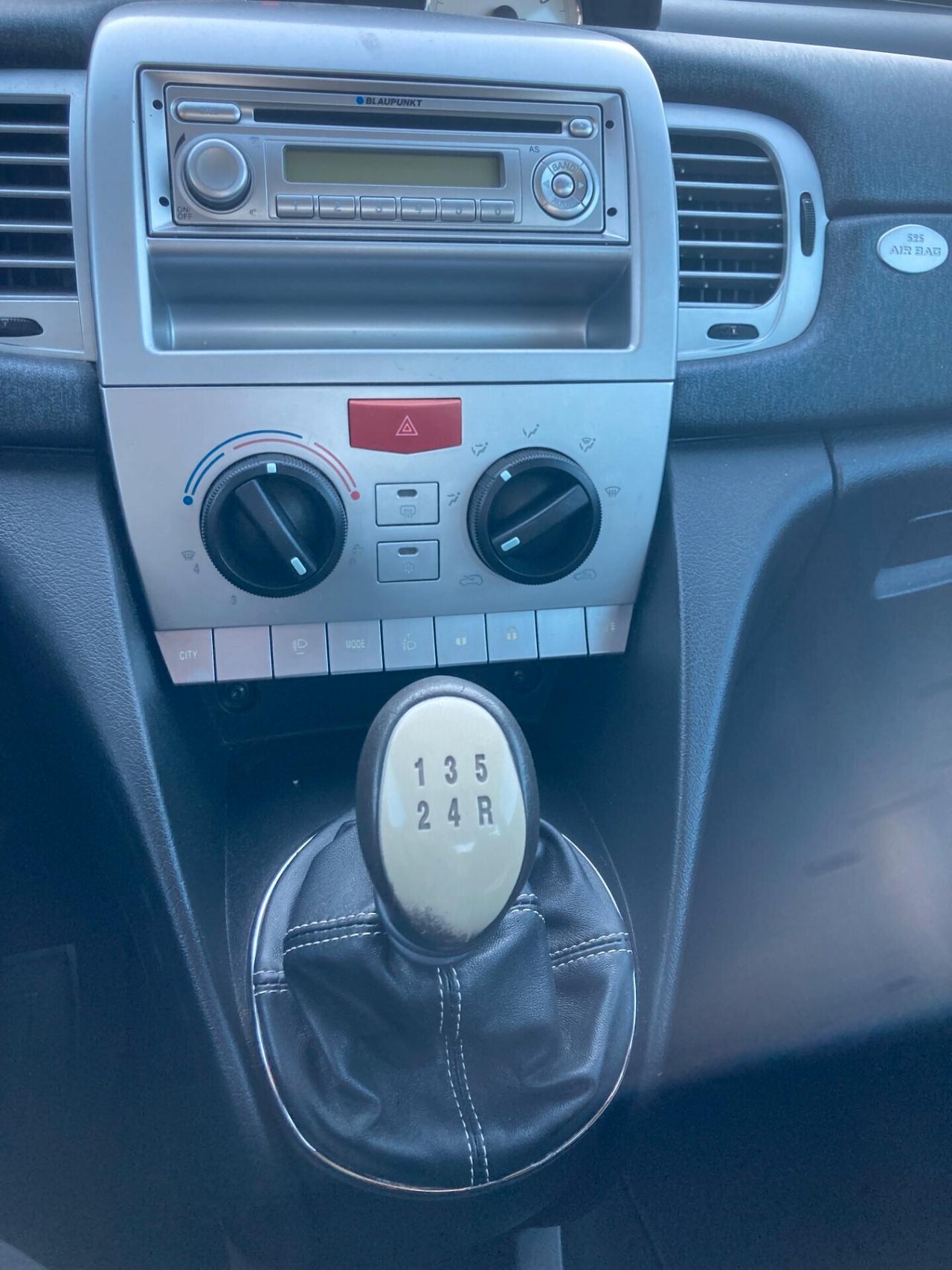 Lancia Ypsilon 1.2 Oro
