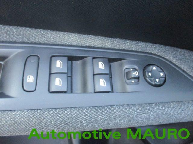 PEUGEOT 3008 BlueHDi 130 S&S Active Pack