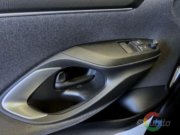 Toyota Yaris Hybrid Active1.5 92cv - PREZZO PROMO