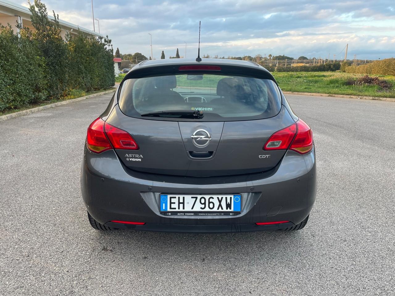 Opel Astra 1.7 CDTI 110CV 5 porte