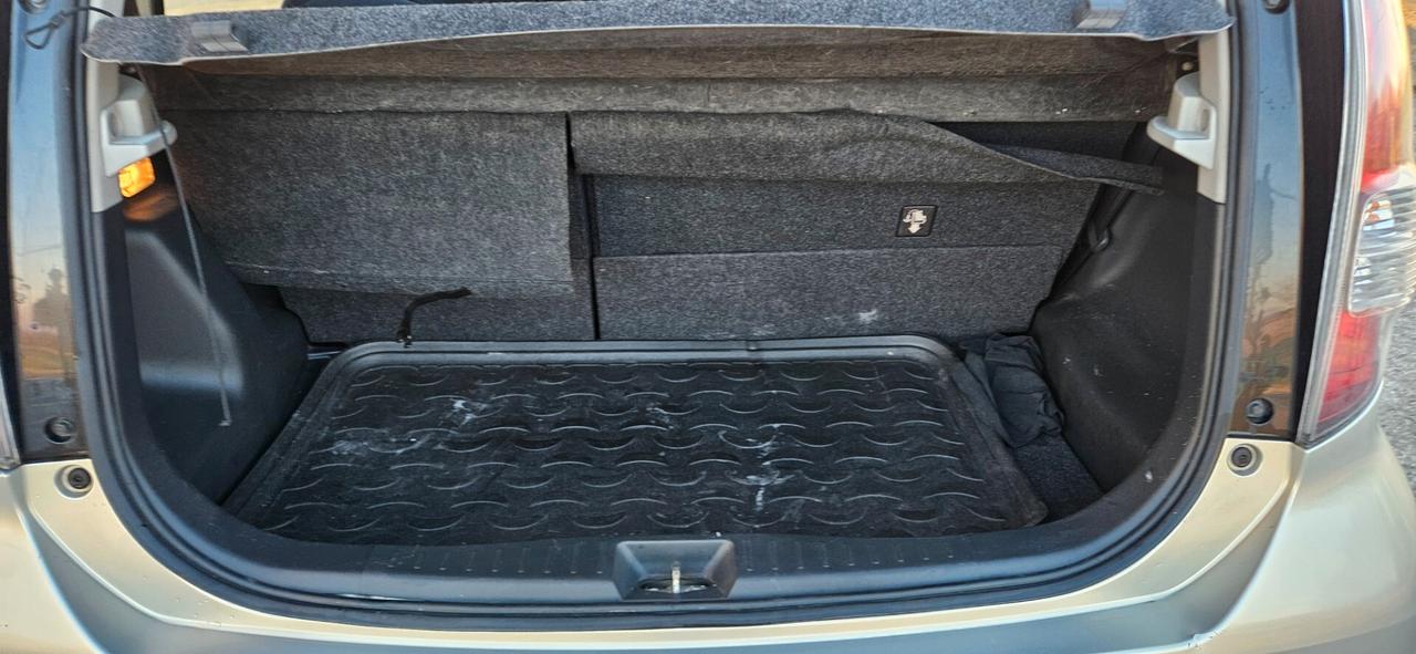 Daihatsu Sirion 1.0 Hiro