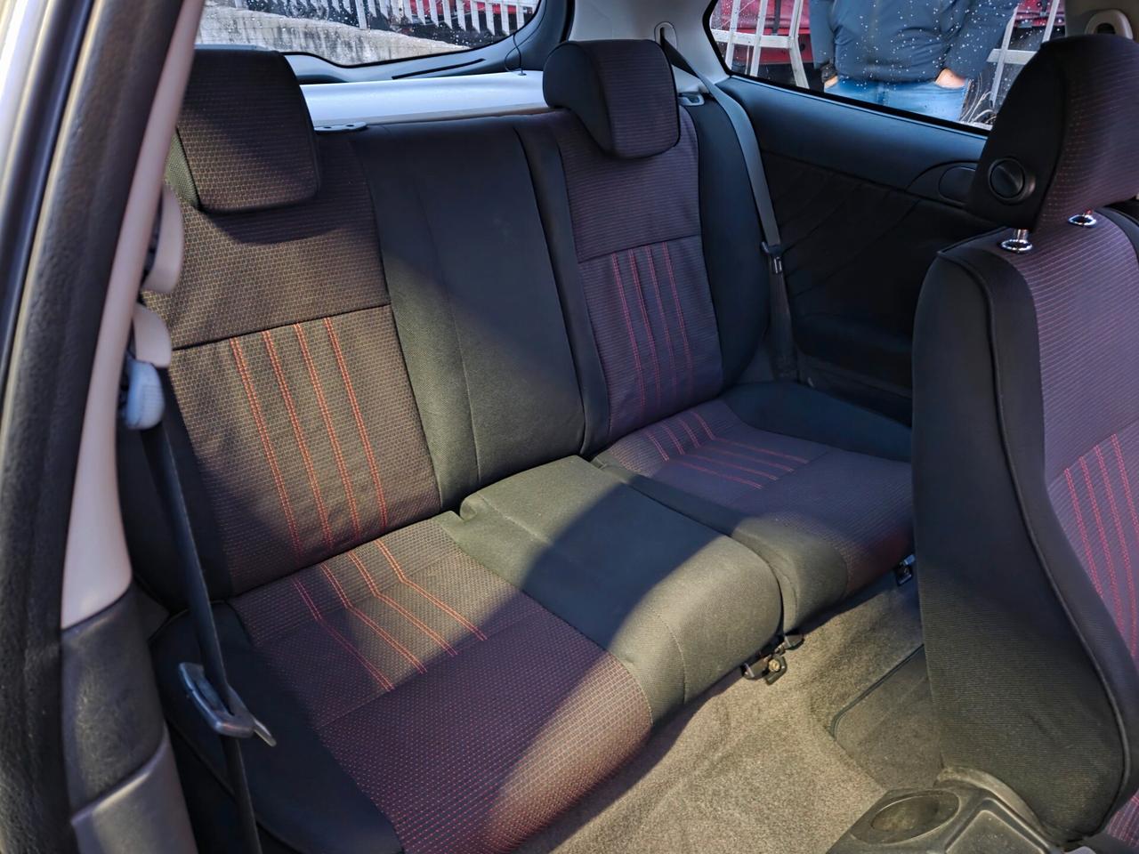 Alfa Romeo 147 1.9 JTD (120) 3 porte Black Line 2008