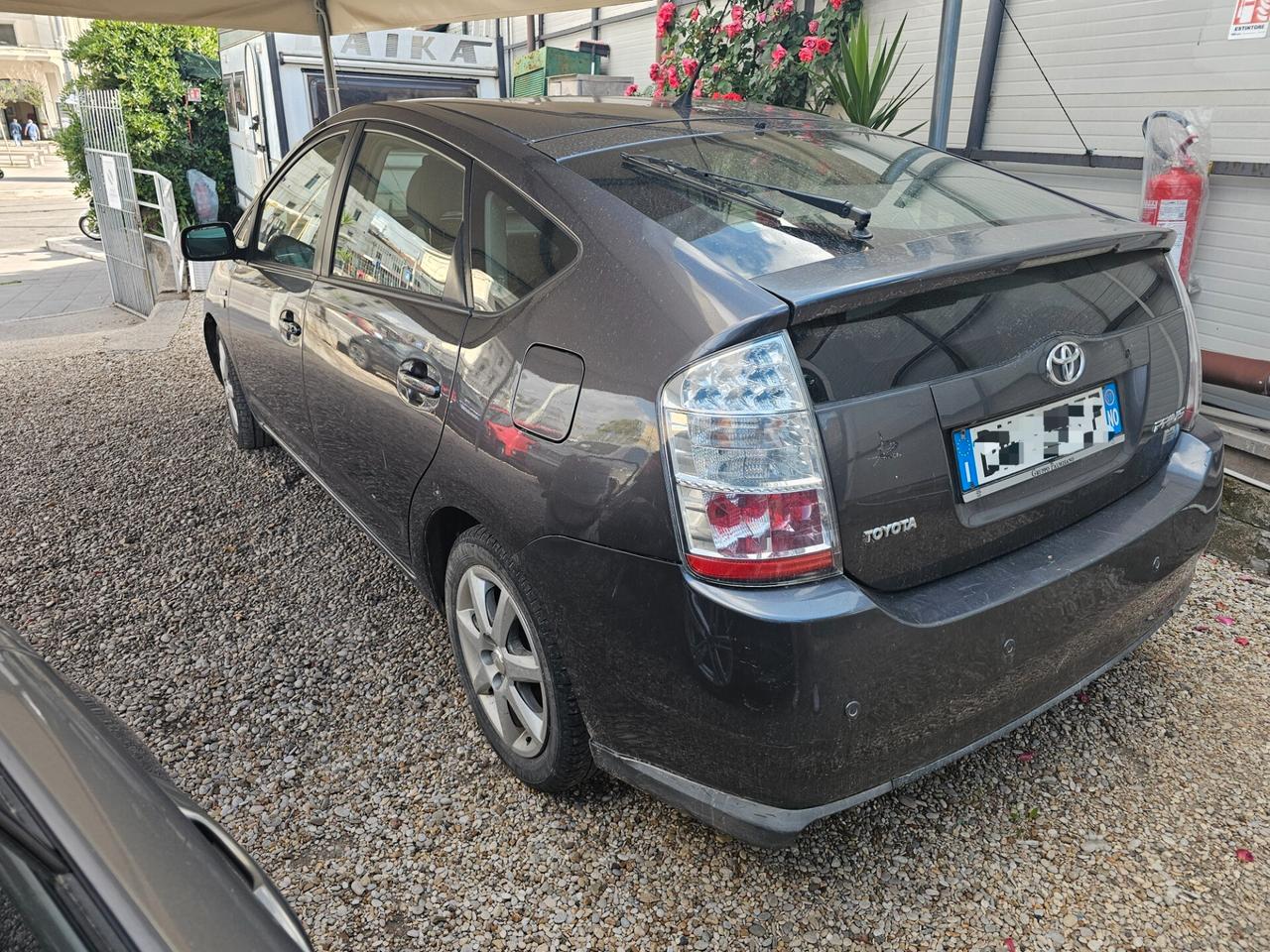Toyota Prius 1.5i 16V