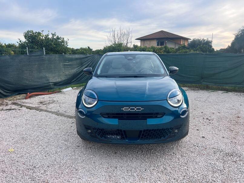 Fiat 600 Hybrid 110 CV DCT MHEV La Prima